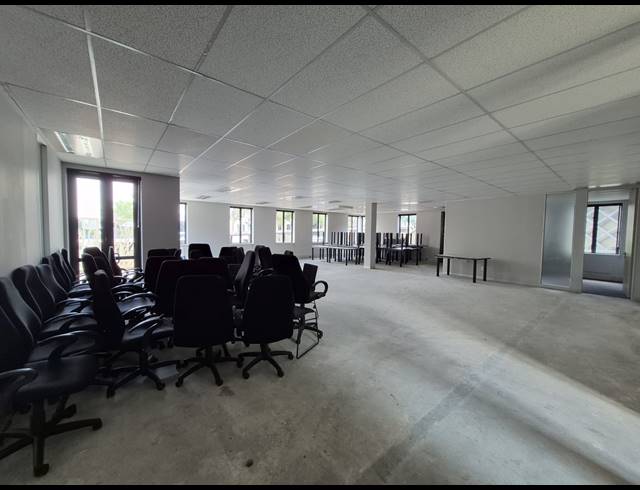 555M² OFFICE TO LET IN SANDTON CENTRAL